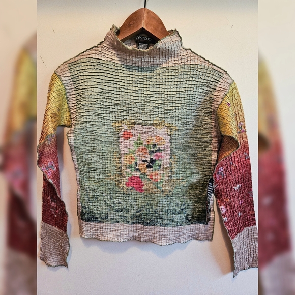 Floral Y2K Popcorn Top - Picture 2 of 7